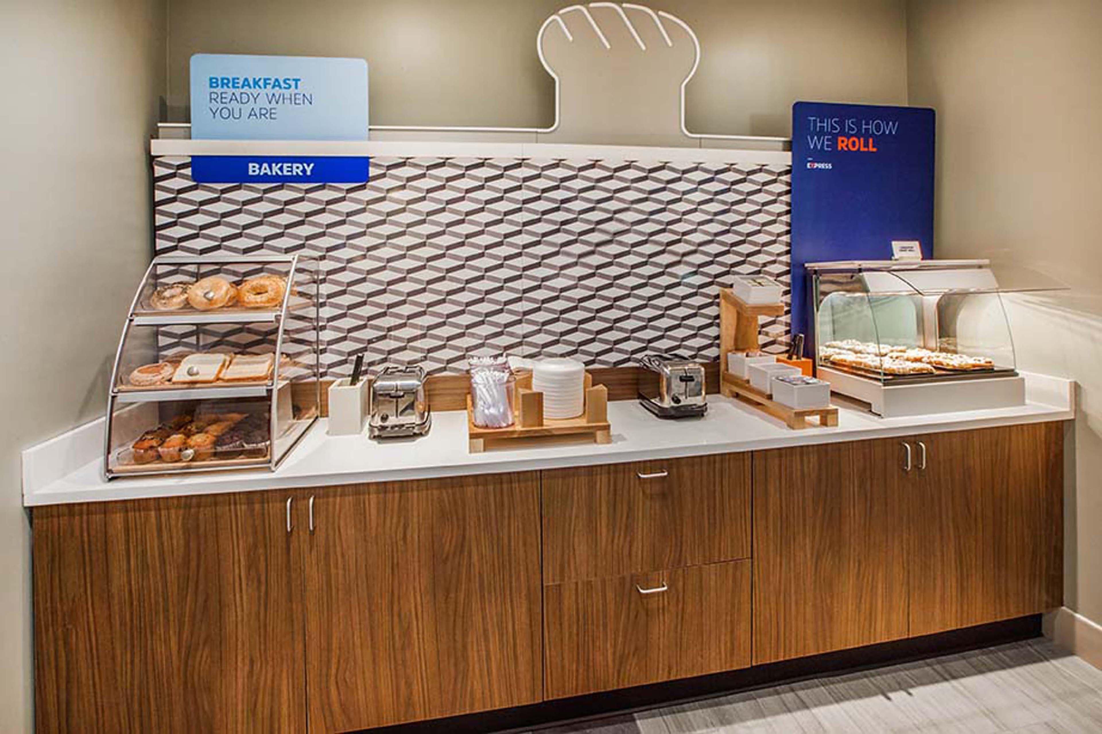 Holiday Inn Express & Suites San Diego - Mission Valley By Ihg Dış mekan fotoğraf